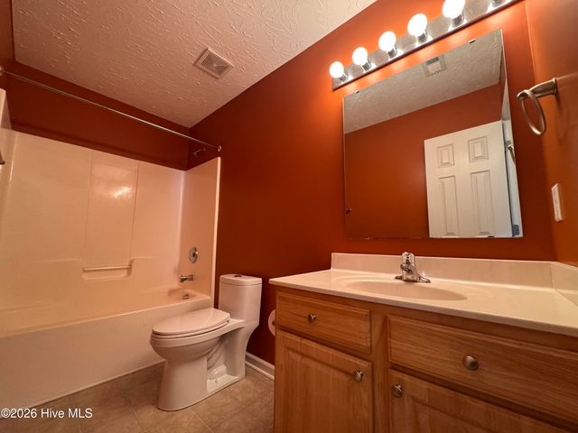 9497 Huckabee Drive NE, Leland, NC 28451