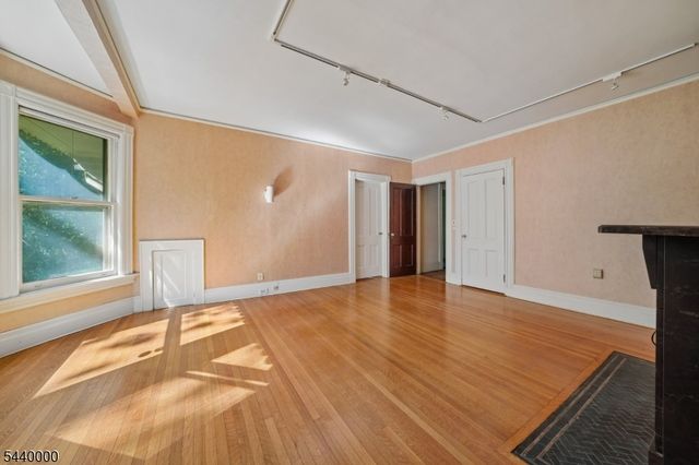 279 Scotland Rd, South Orange Village Twp., NJ 07079