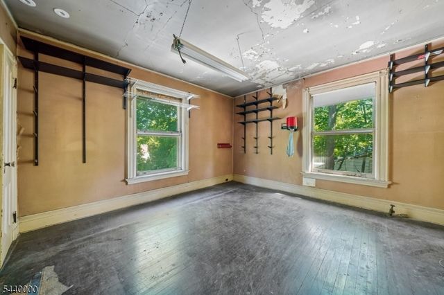279 Scotland Rd, South Orange Village Twp., NJ 07079