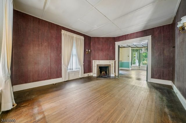 279 Scotland Rd, South Orange Village Twp., NJ 07079