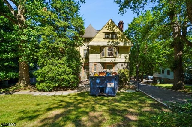 279 Scotland Rd, South Orange Village Twp., NJ 07079