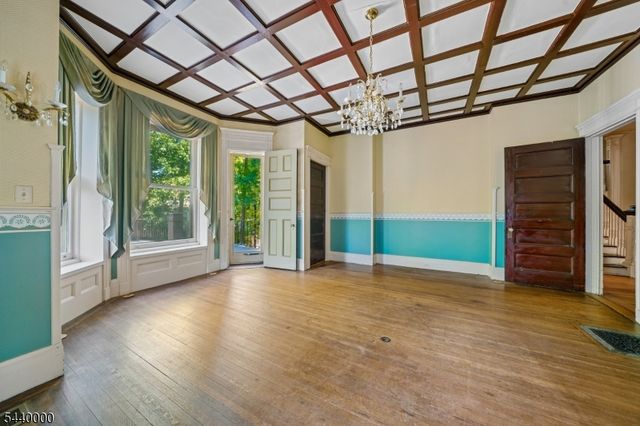 279 Scotland Rd, South Orange Village Twp., NJ 07079