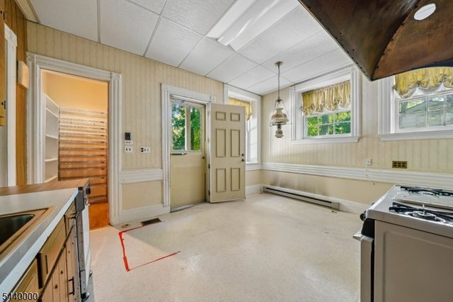 279 Scotland Rd, South Orange Village Twp., NJ 07079
