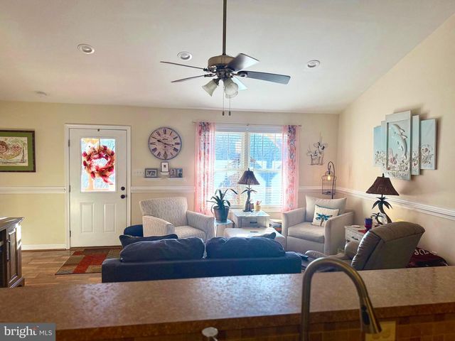 1157 GRANNY SMITH RD, Linden, VA 22642