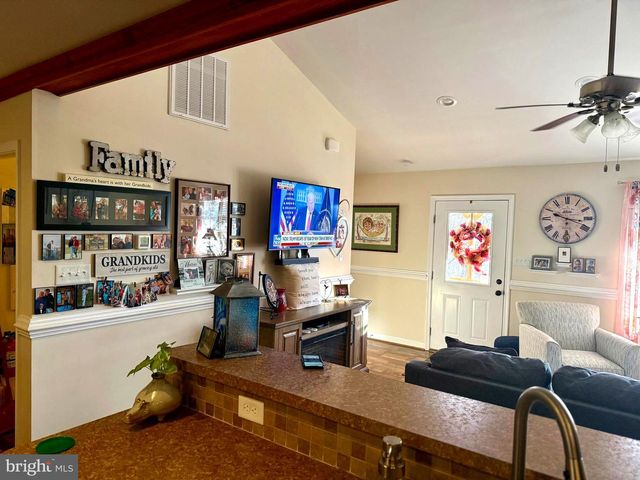 1157 GRANNY SMITH RD, Linden, VA 22642