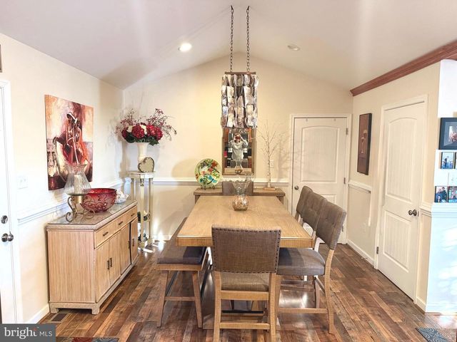 1157 GRANNY SMITH RD, Linden, VA 22642