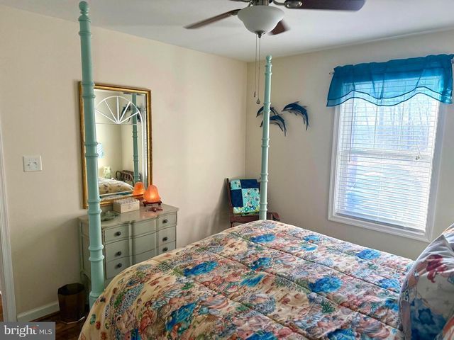 1157 GRANNY SMITH RD, Linden, VA 22642