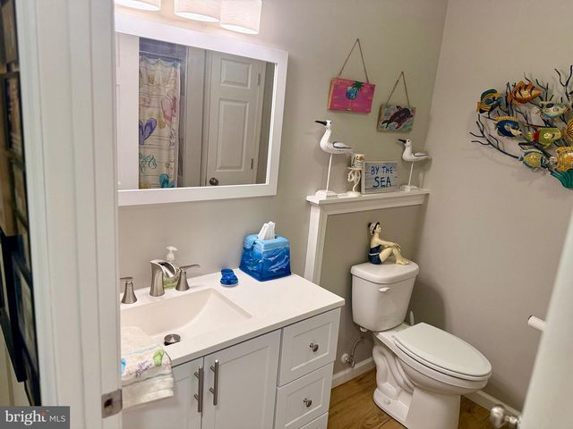 1157 GRANNY SMITH RD, Linden, VA 22642