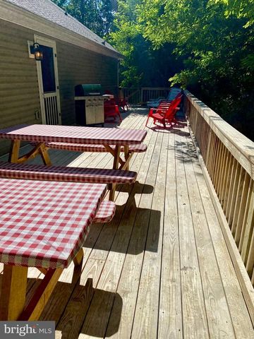 1157 GRANNY SMITH RD, Linden, VA 22642