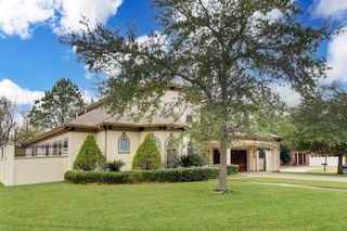5 Cardwell Court, Spring Valley Village, TX 77055