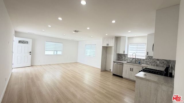 10554 Lanark Street, Sun Valley, CA 91352