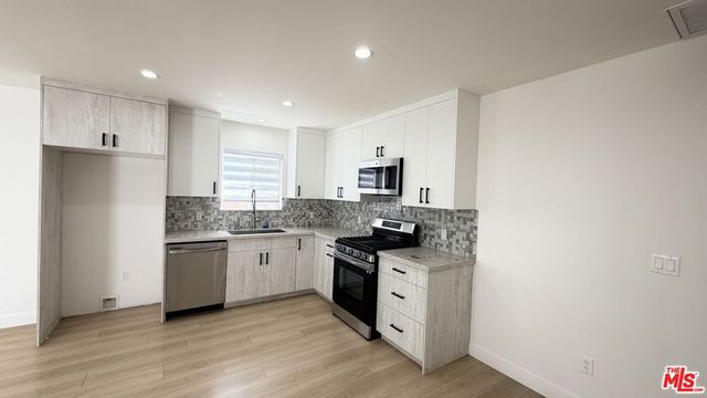 10554 Lanark Street, Sun Valley, CA 91352