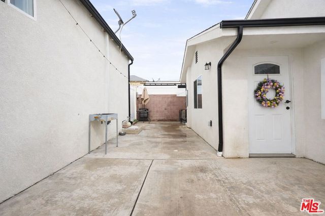 10554 Lanark Street, Sun Valley, CA 91352