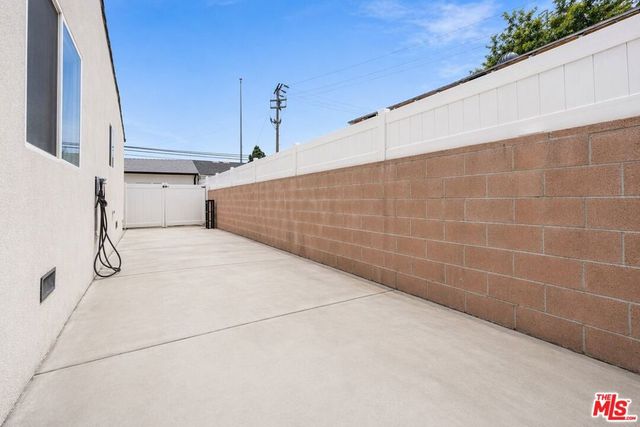 10554 Lanark Street, Sun Valley, CA 91352