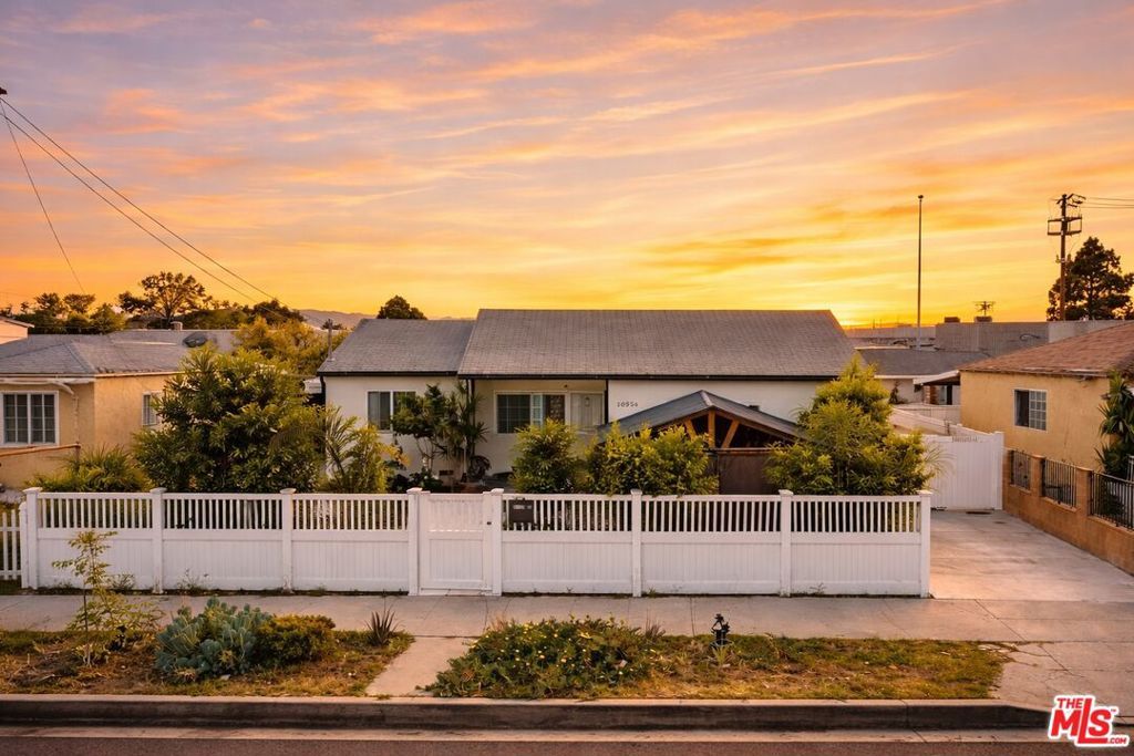 10554 Lanark Street, Sun Valley, CA 91352