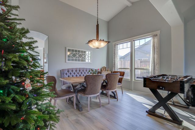 4105 Winter Green Court, Redding, CA 96001