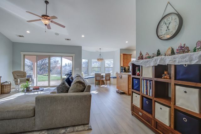 4105 Winter Green Court, Redding, CA 96001