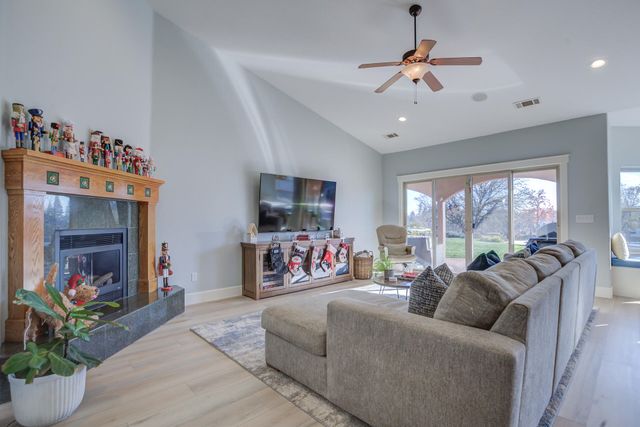 4105 Winter Green Court, Redding, CA 96001