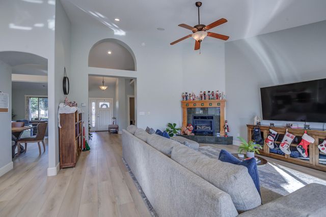 4105 Winter Green Court, Redding, CA 96001