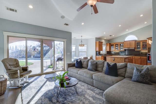 4105 Winter Green Court, Redding, CA 96001