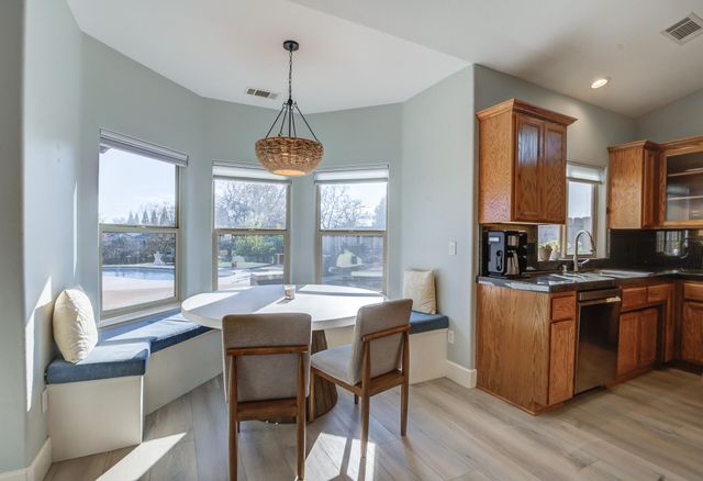 4105 Winter Green Court, Redding, CA 96001