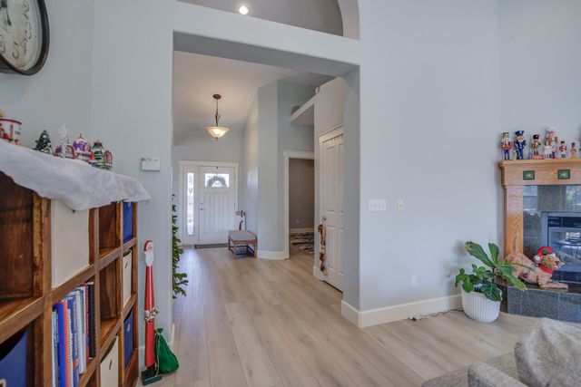 4105 Winter Green Court, Redding, CA 96001