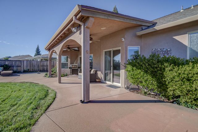 4105 Winter Green Court, Redding, CA 96001