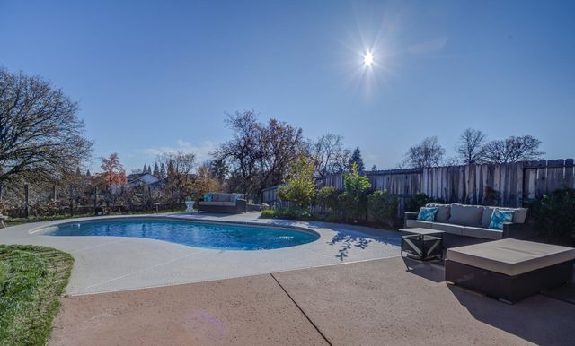 4105 Winter Green Court, Redding, CA 96001