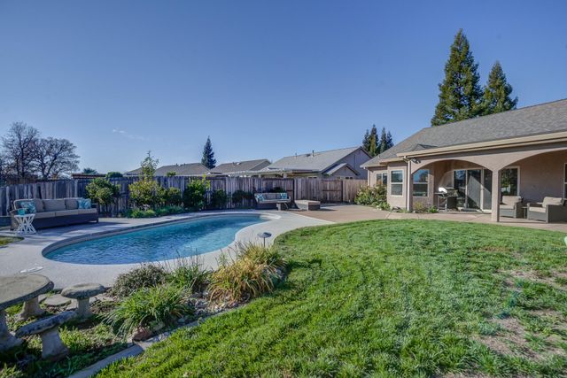 4105 Winter Green Court, Redding, CA 96001