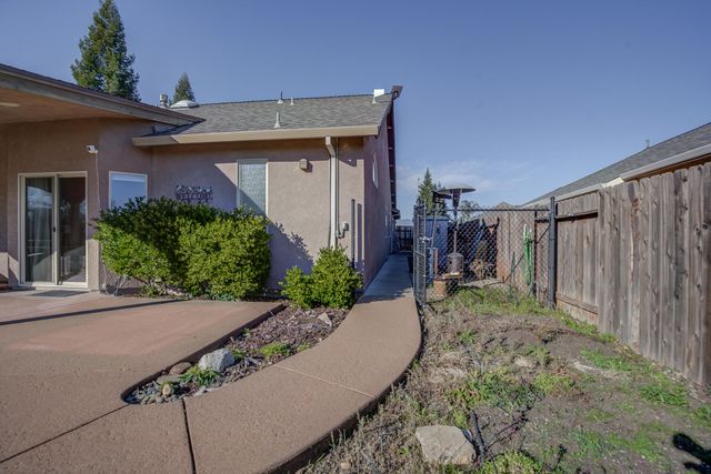 4105 Winter Green Court, Redding, CA 96001