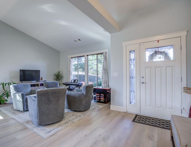 4105 Winter Green Court, Redding, CA 96001