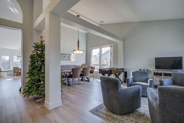 4105 Winter Green Court, Redding, CA 96001