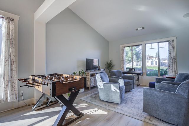 4105 Winter Green Court, Redding, CA 96001