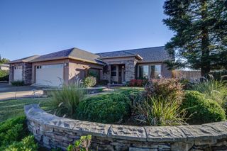 4105 Winter Green Court, Redding, CA 96001