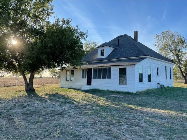 346 CR 352, Rosebud, TX 76661