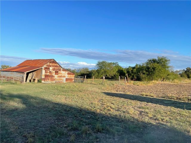 346 CR 352, Rosebud, TX 76661
