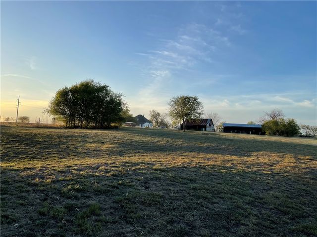 346 CR 352, Rosebud, TX 76661