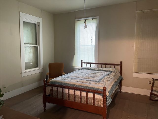 346 CR 352, Rosebud, TX 76661