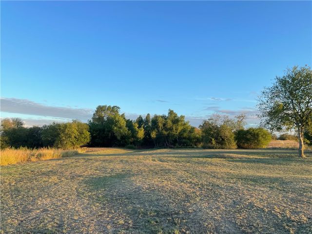 346 CR 352, Rosebud, TX 76661