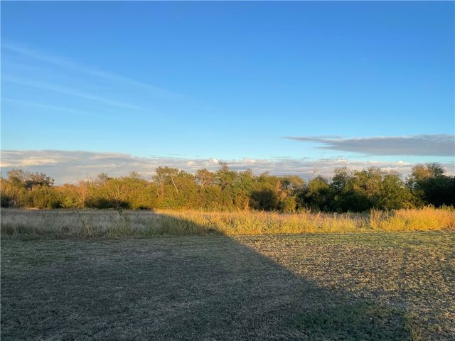 346 CR 352, Rosebud, TX 76661