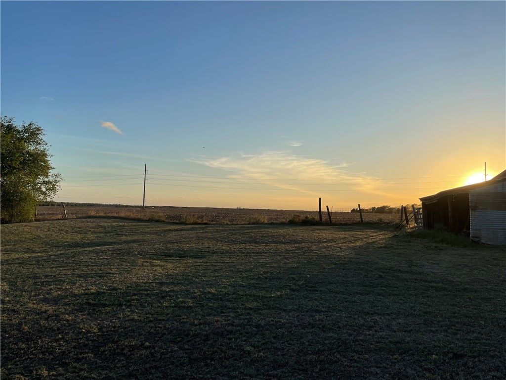 346 CR 352, Rosebud, TX 76661