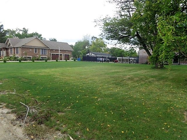 8901 W 95th Street, Palos Hills, IL 60465
