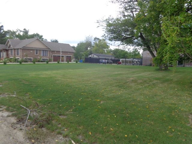 8901 W 95th Street, Palos Hills, IL 60465