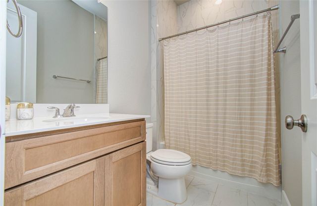 2127 Berry Trace Court, Manvel, TX 77578