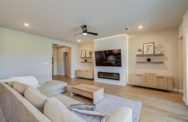 2127 Berry Trace Court, Manvel, TX 77578