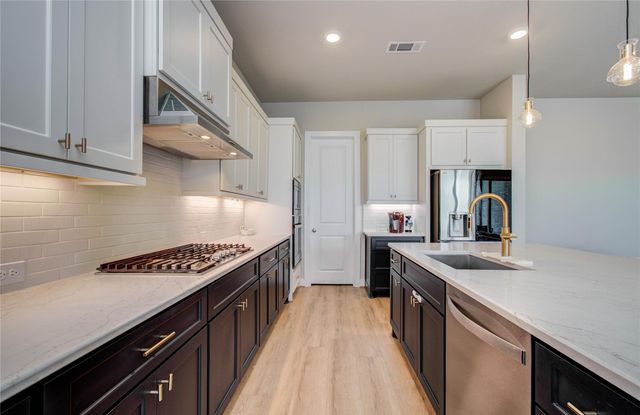 2127 Berry Trace Court, Manvel, TX 77578