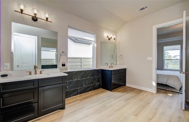 2127 Berry Trace Court, Manvel, TX 77578