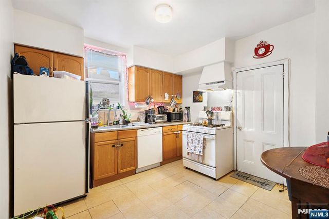 137 Devon Street, Kearny, NJ 07032