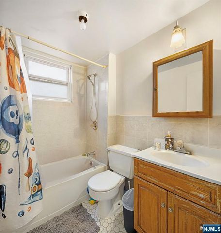 137 Devon Street, Kearny, NJ 07032