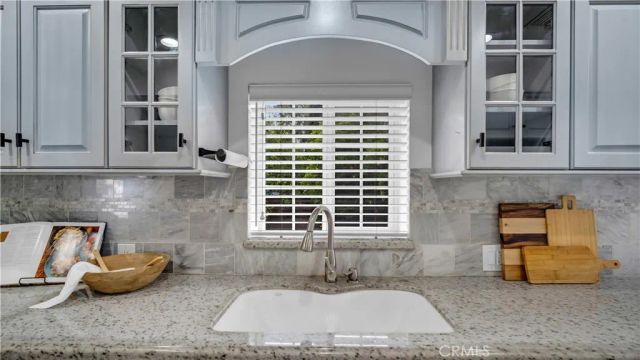 10207 Camarillo Street, Toluca Lake, CA 91602